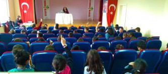 Okulumuzda Türk Edebiyatının önemli yazarlarından Ferda İzbudak Akıncı’yı ağırlıyoruz.